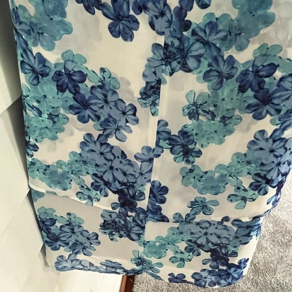 Lex & Madison Sleeveless Sheer Layered Top, Blue and White, Large - Picture 10 of 12